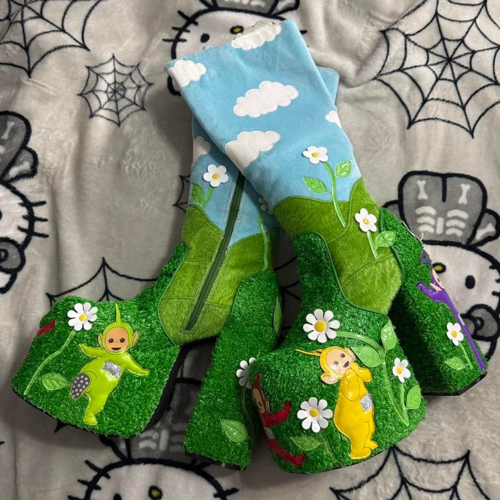 Kids Green Teletubby-Themed Plush Boots - Playful Green Design - Picture 6 of 6